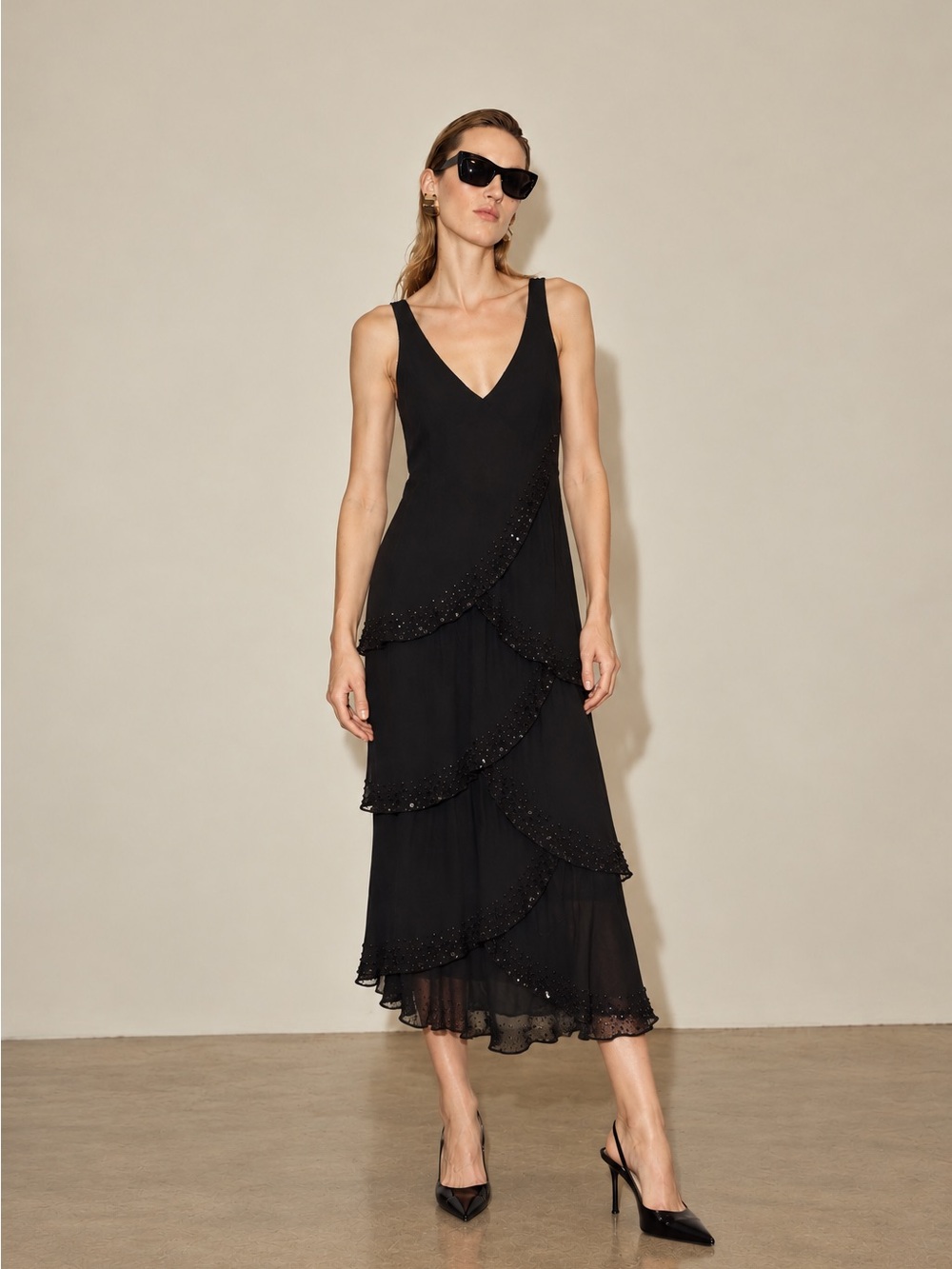 Jones New York Black V-Neck Tiered Midi Dress